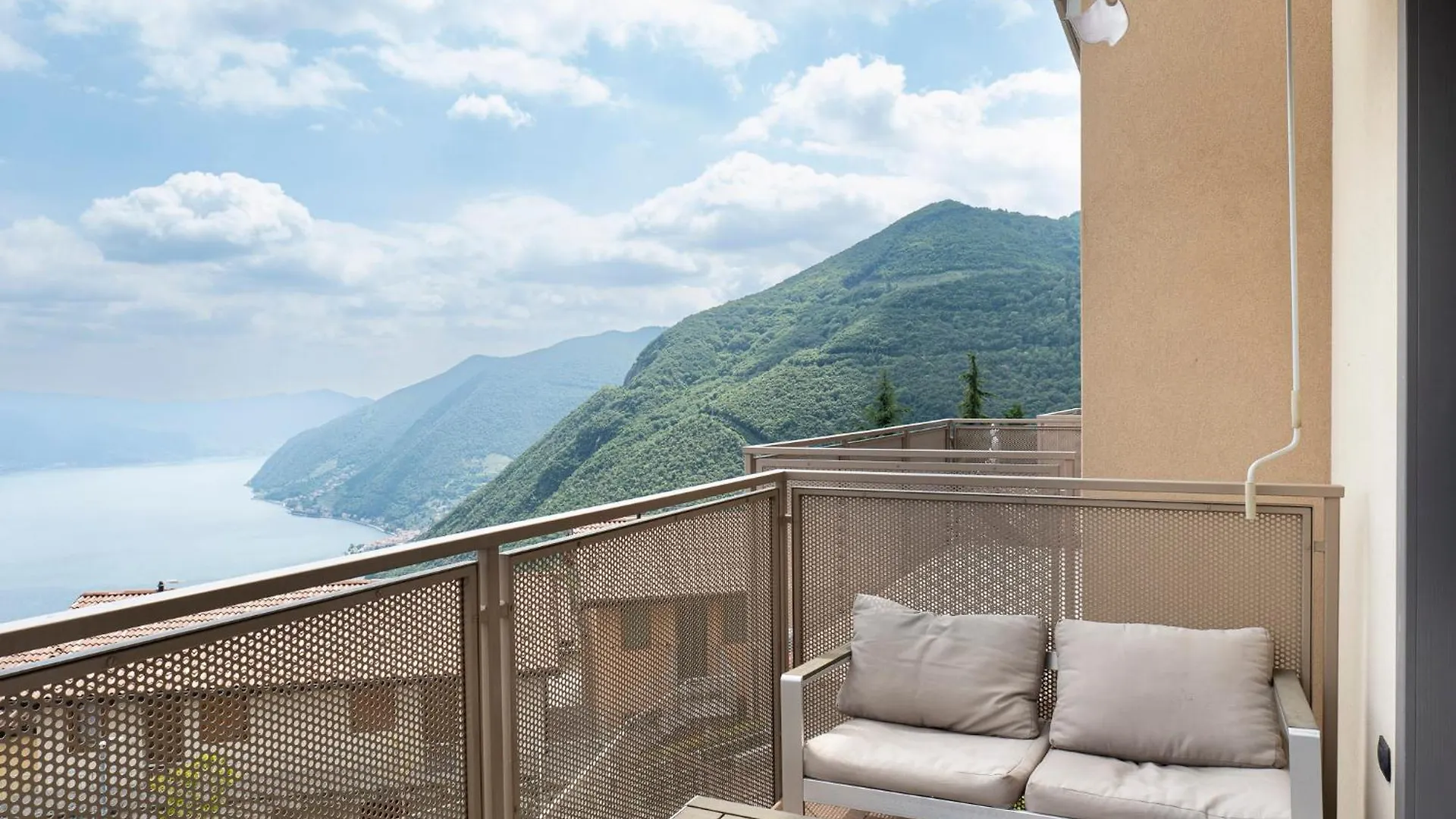 Terrazza A Lago - Condo Modern Two-Storey Flat With Pool And Terrace Parzanica